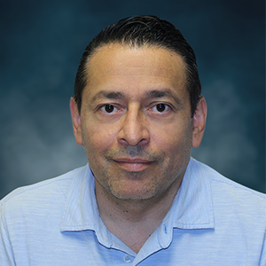 Dr. Pablo E. Vivas-Mejía