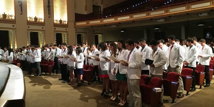 Ceremonia-de-Investidura-de-la-Bata-Blanca-2-700×525