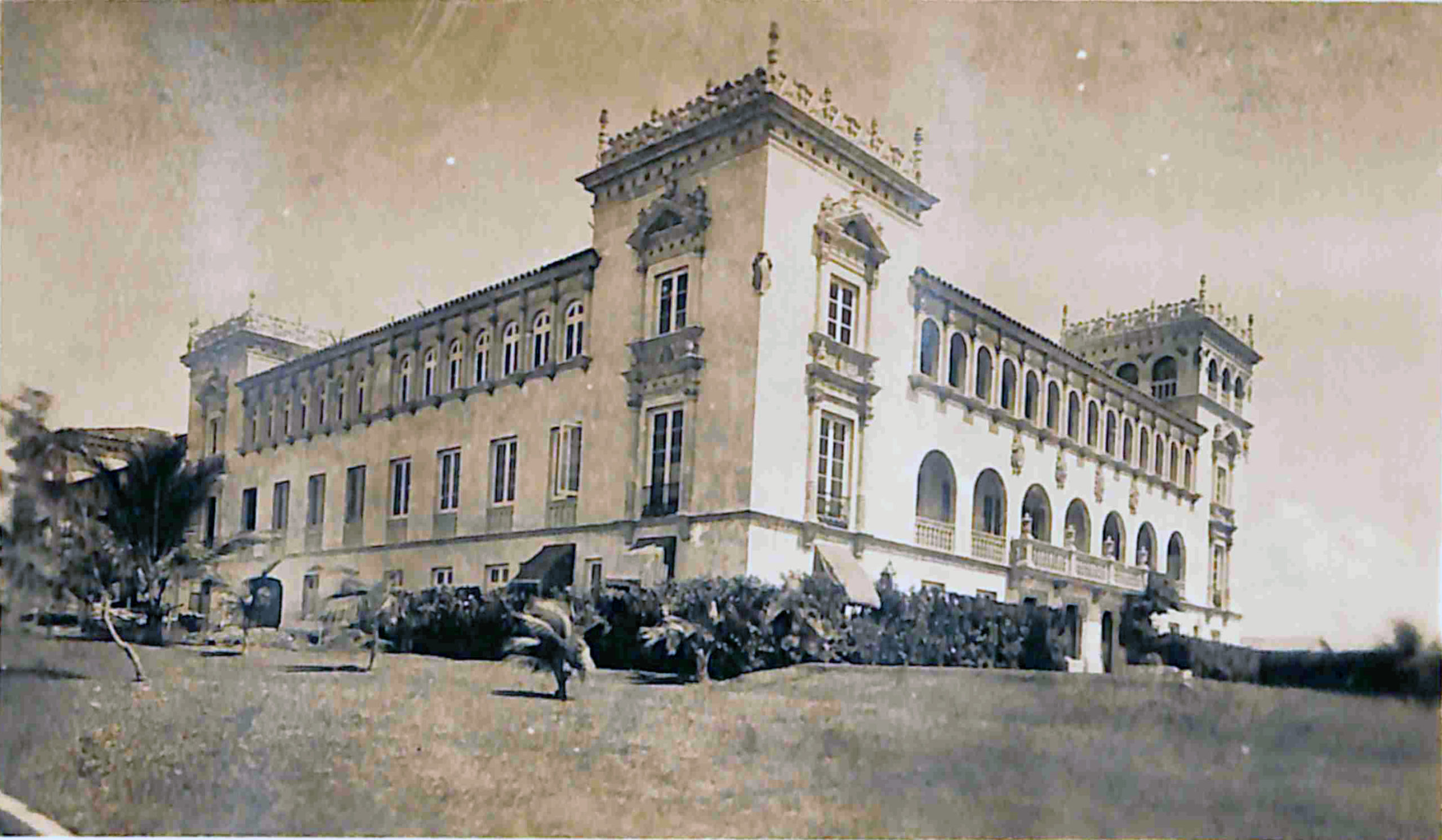Recien construido edificio de Escuela de Medicina Tropical