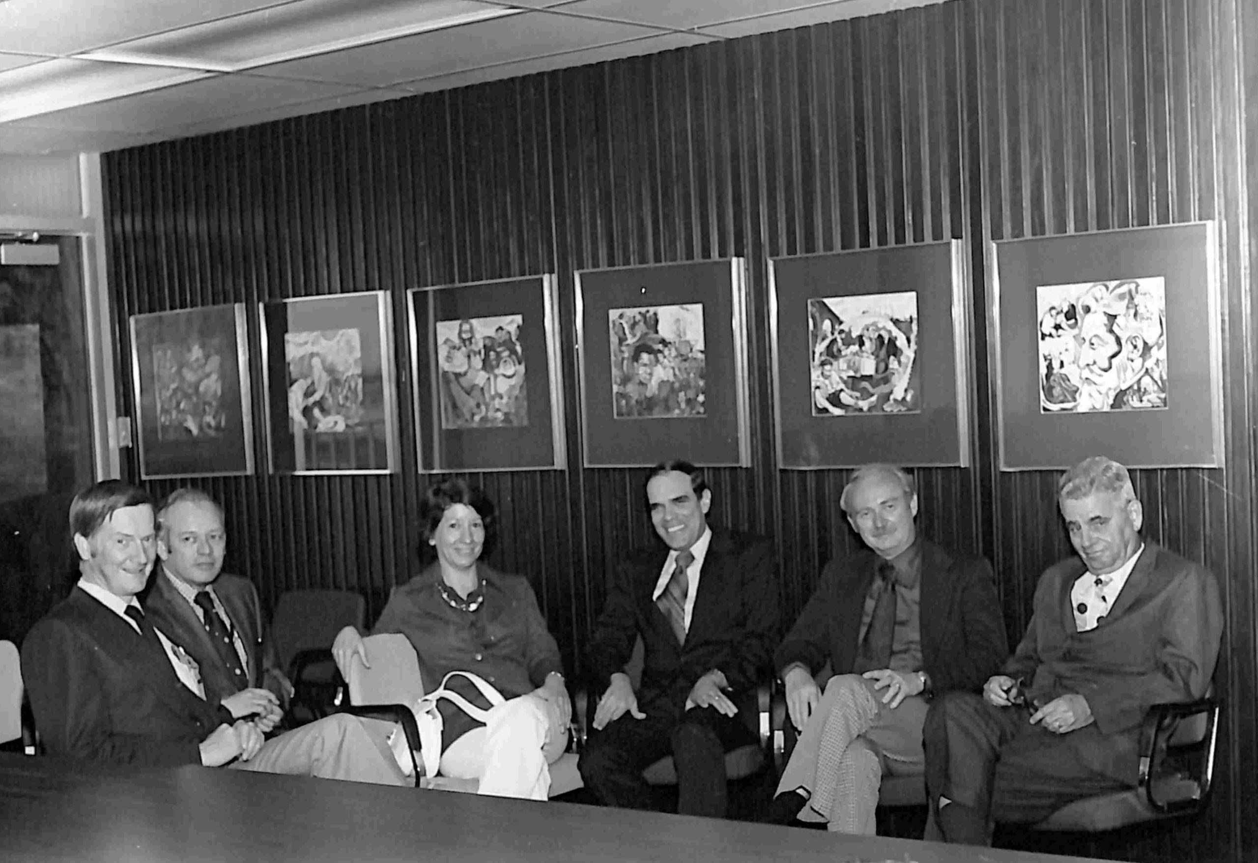 En la foto, de izquierda a derecha, el segundo, Dr. Sifontes, luego la Dra. Valcárcel, el Decano Dr. Carlos Girod, y a la extrema derecha el Dr. Asenjo
