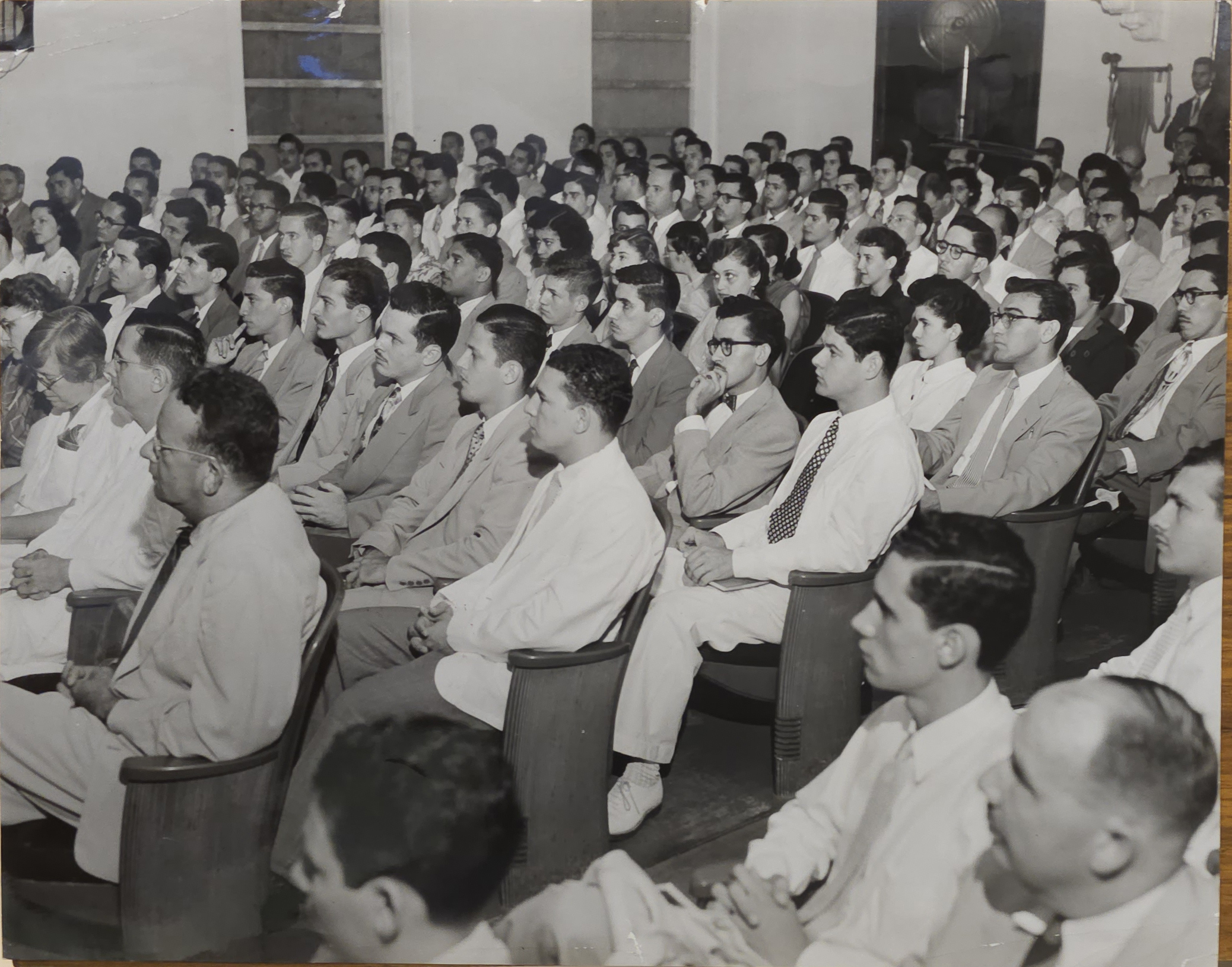 Estudiantes de la Escuela de Medicina c. 1950